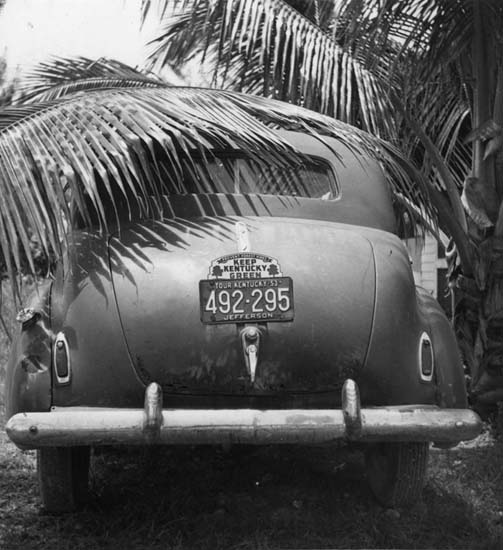 Photo of a Keep Kentucky Green license plate topper in 1953